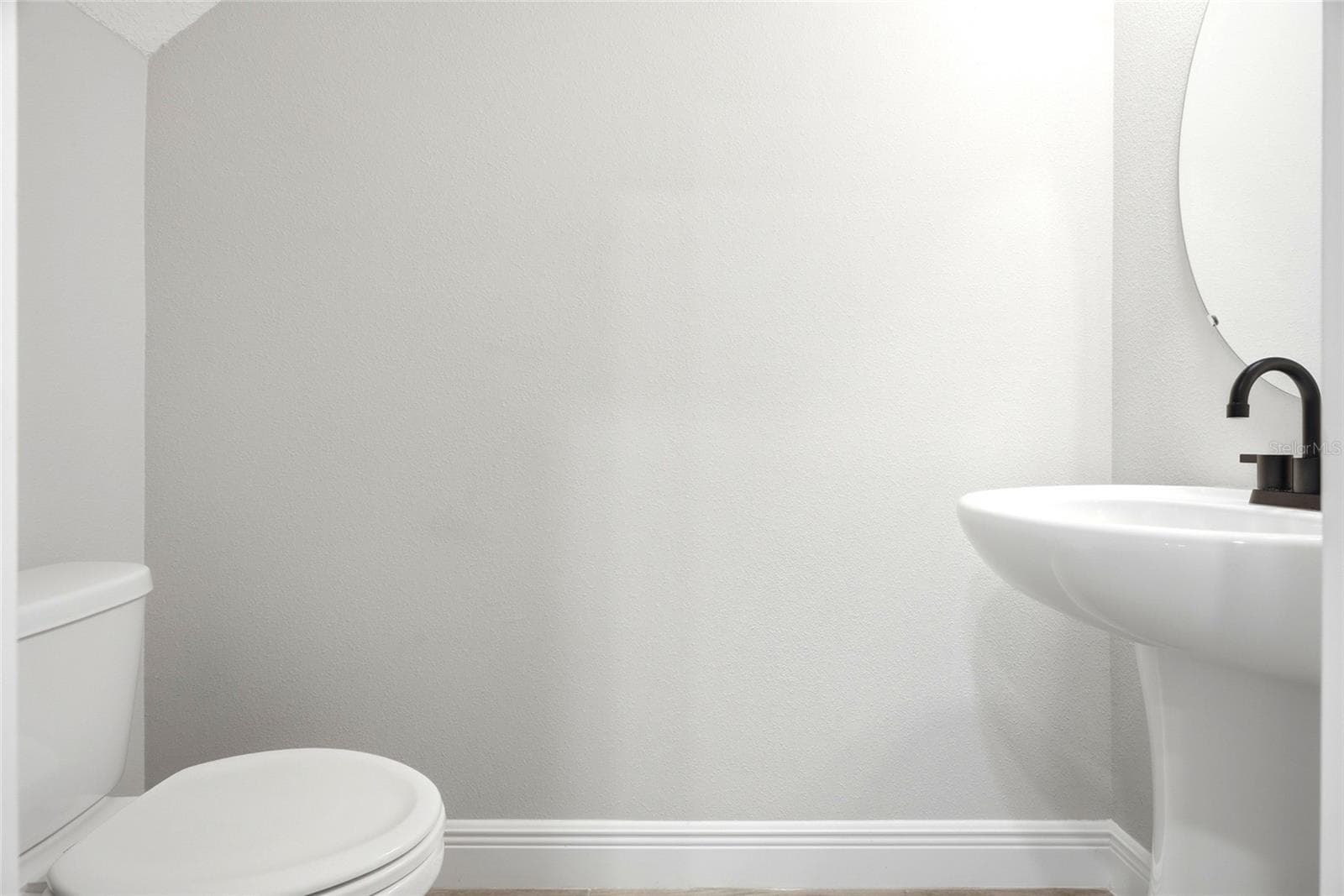 First floor powder room - 5282 NEIL DR, ST PETERSBURG