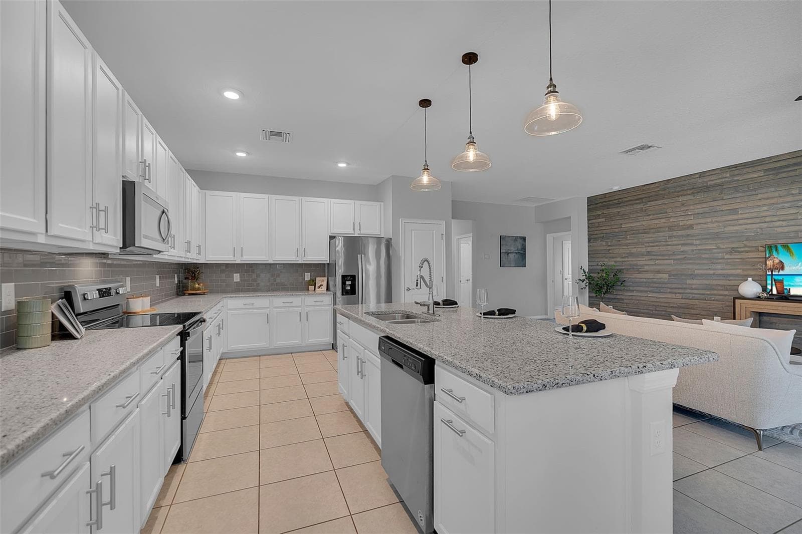 Single Family Residence at 4505 WINDY HAMMOCK WAY, PALMETTO, photo 13 of 45