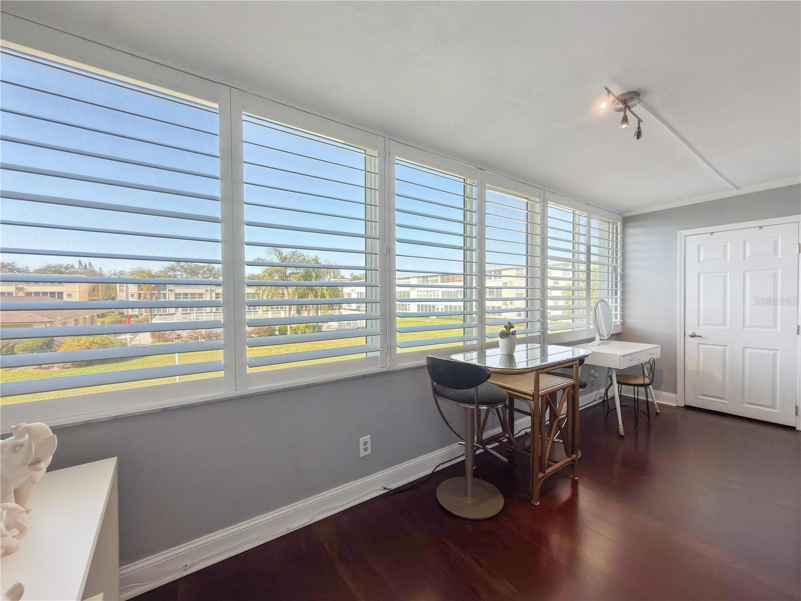 Condominium at 8100 DR MARTIN LUTHER KING JR ST N #202, ST PETERSBURG, photo 3 of 32
