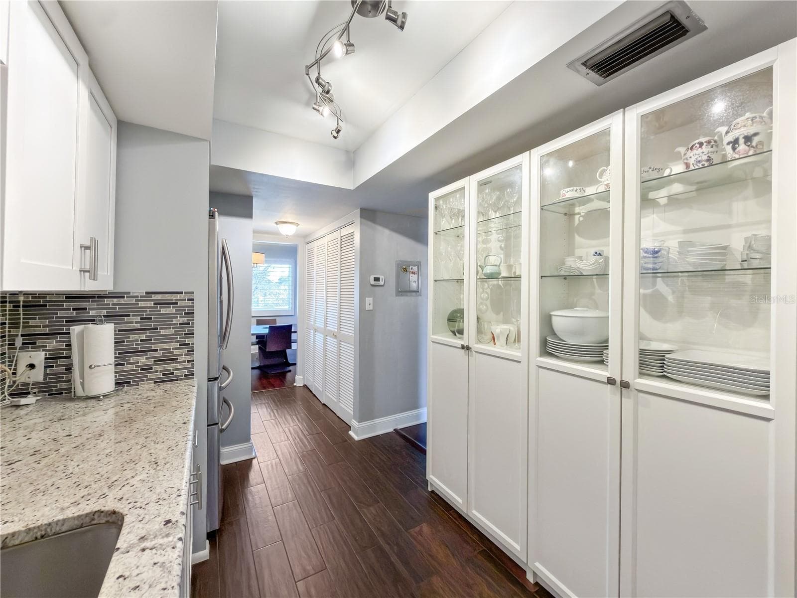 Condominium at 8100 DR MARTIN LUTHER KING JR ST N #202, ST PETERSBURG, photo 10 of 32
