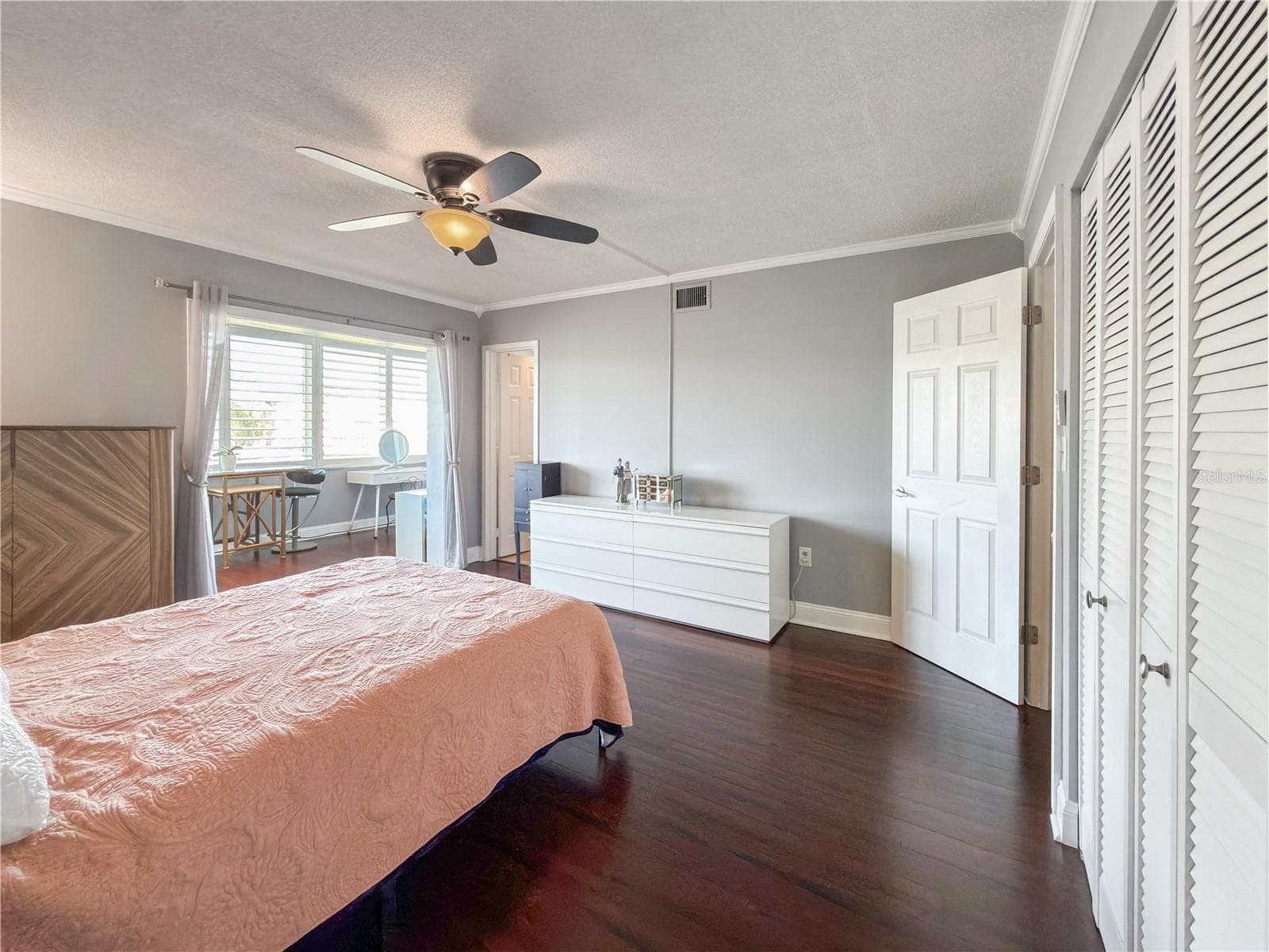 Condominium at 8100 DR MARTIN LUTHER KING JR ST N #202, ST PETERSBURG, photo 12 of 32