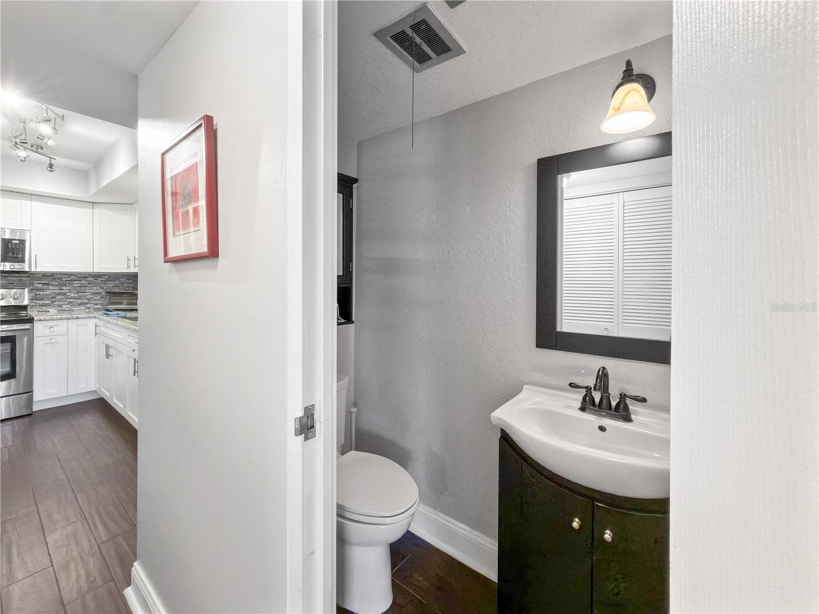 Condominium at 8100 DR MARTIN LUTHER KING JR ST N #202, ST PETERSBURG, photo 25 of 32