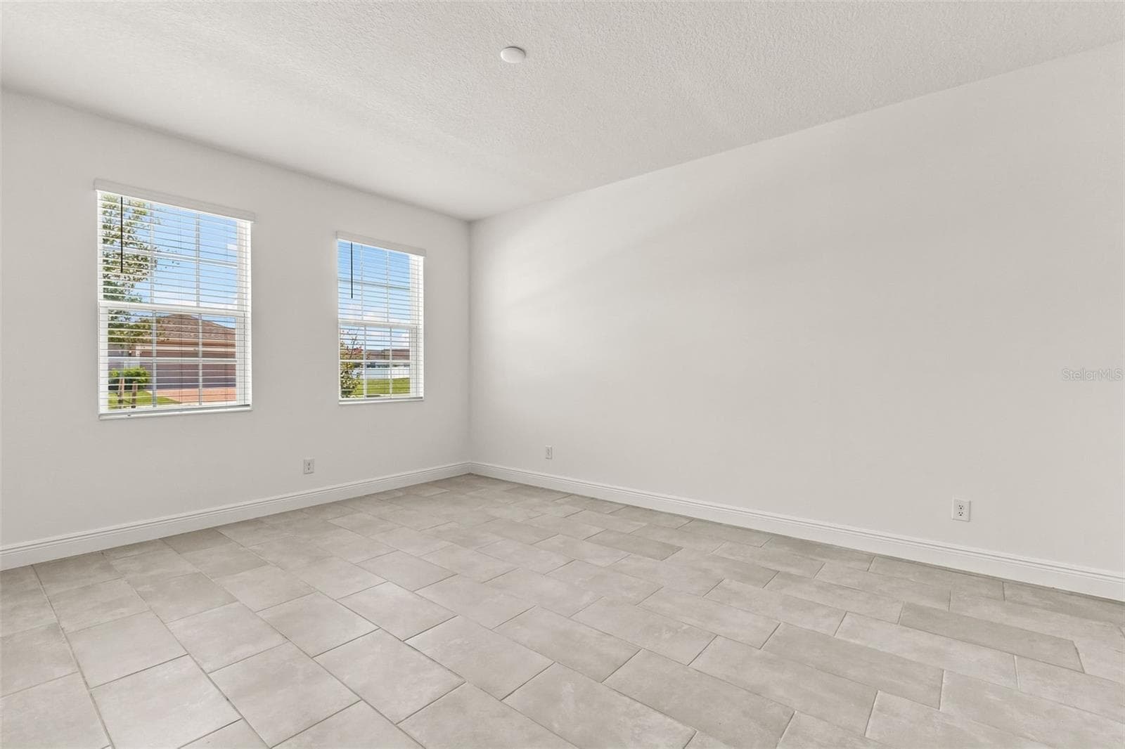 Single Family Residence at 1863 CHURCH LAKE ST, GROVELAND, photo 6 of 49