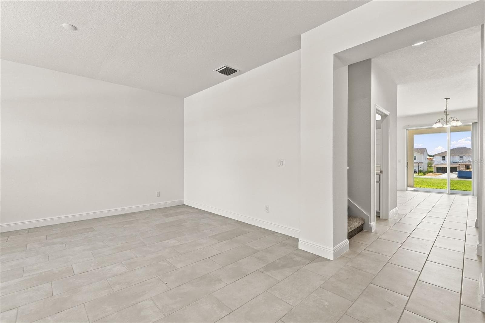 Single Family Residence at 1863 CHURCH LAKE ST, GROVELAND, photo 7 of 49