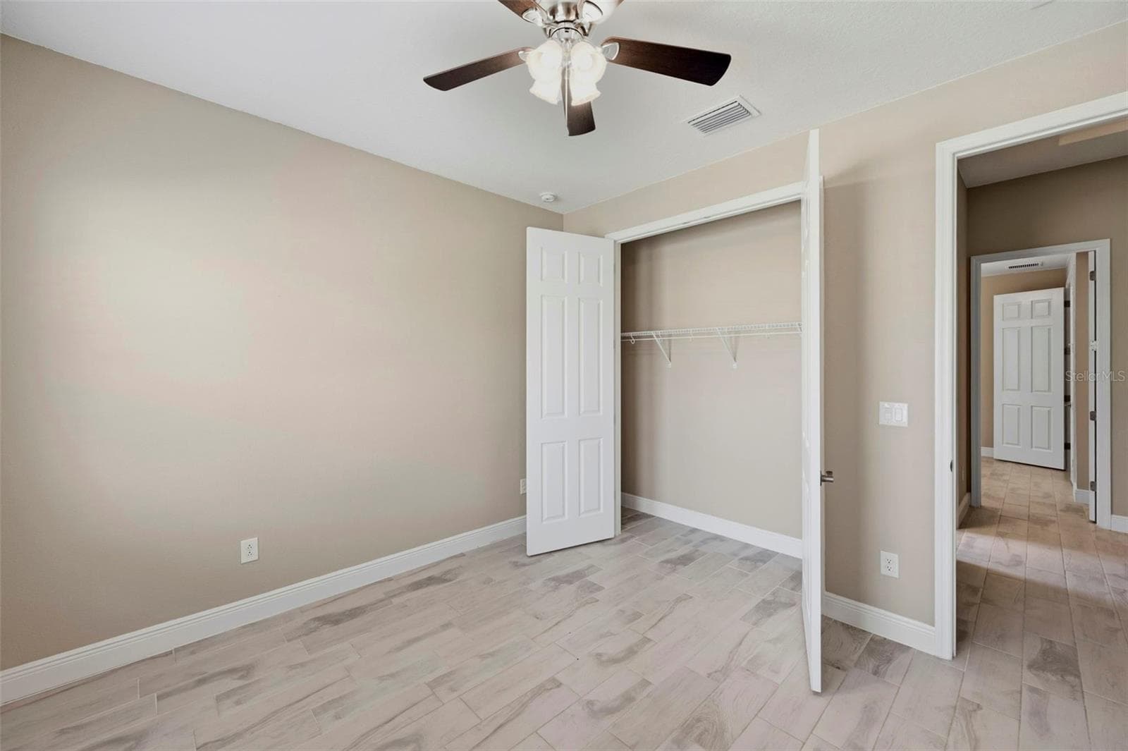 Single Family Residence at 14519 WOODLAND SPUR DR, LITHIA, photo 10 of 54