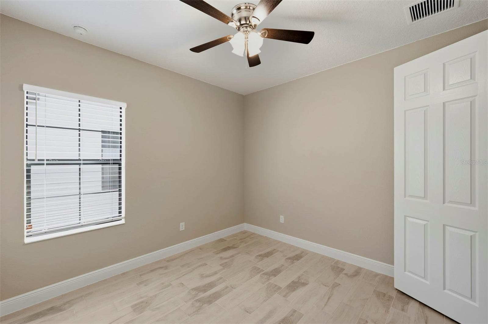 Single Family Residence at 14519 WOODLAND SPUR DR, LITHIA, photo 11 of 54