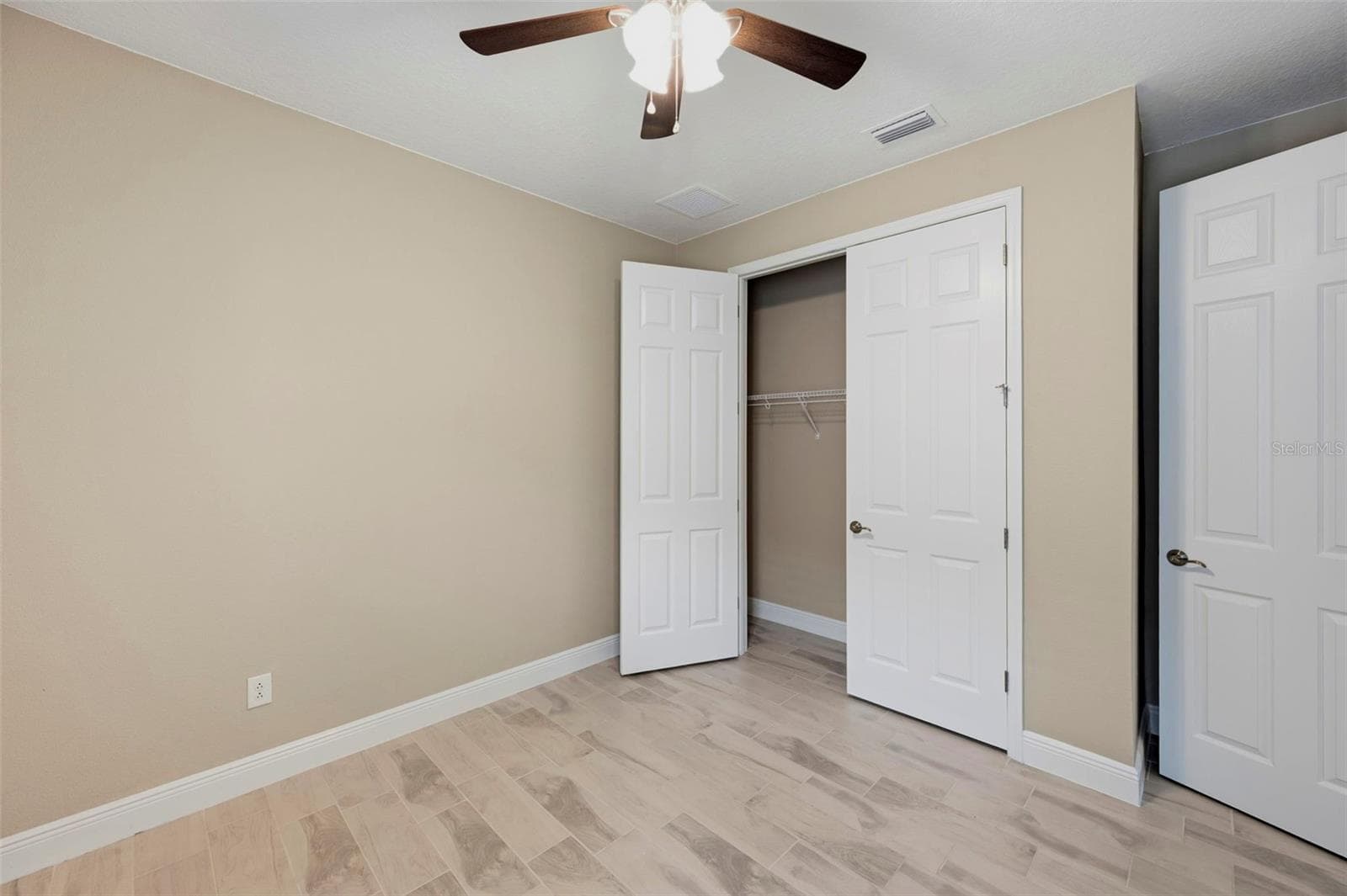 Single Family Residence at 14519 WOODLAND SPUR DR, LITHIA, photo 12 of 54