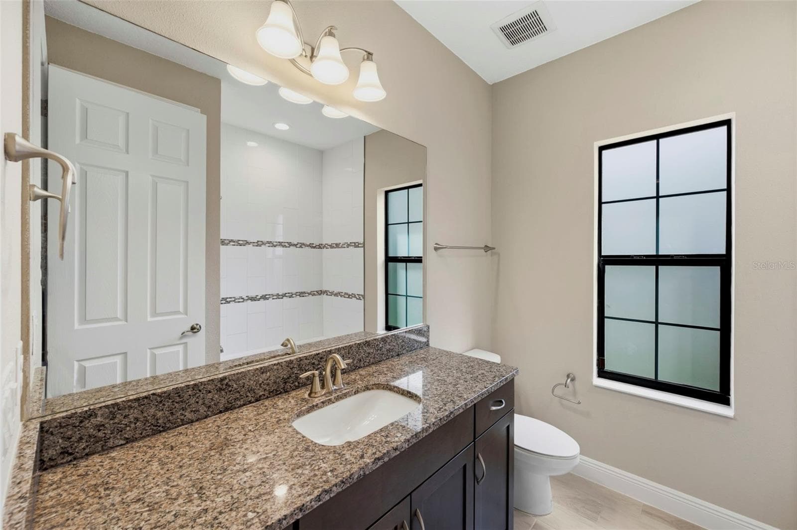 Single Family Residence at 14519 WOODLAND SPUR DR, LITHIA, photo 13 of 54