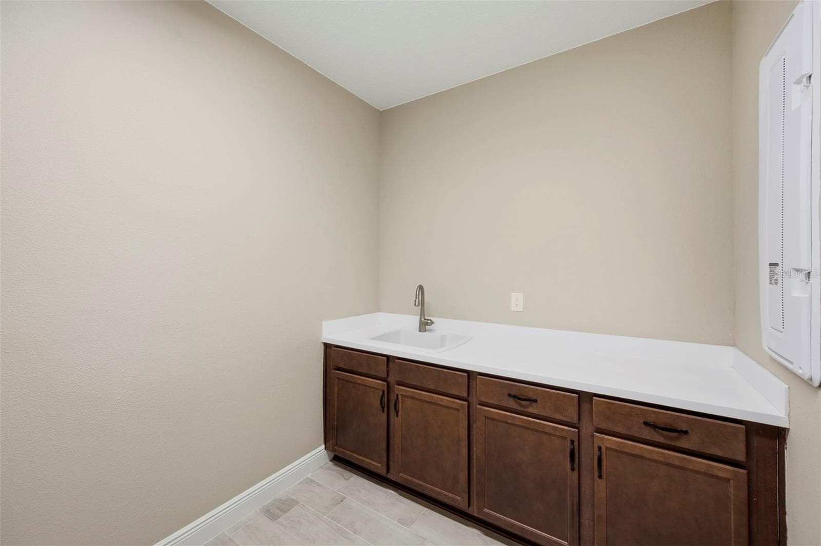 Single Family Residence at 14519 WOODLAND SPUR DR, LITHIA, photo 17 of 54