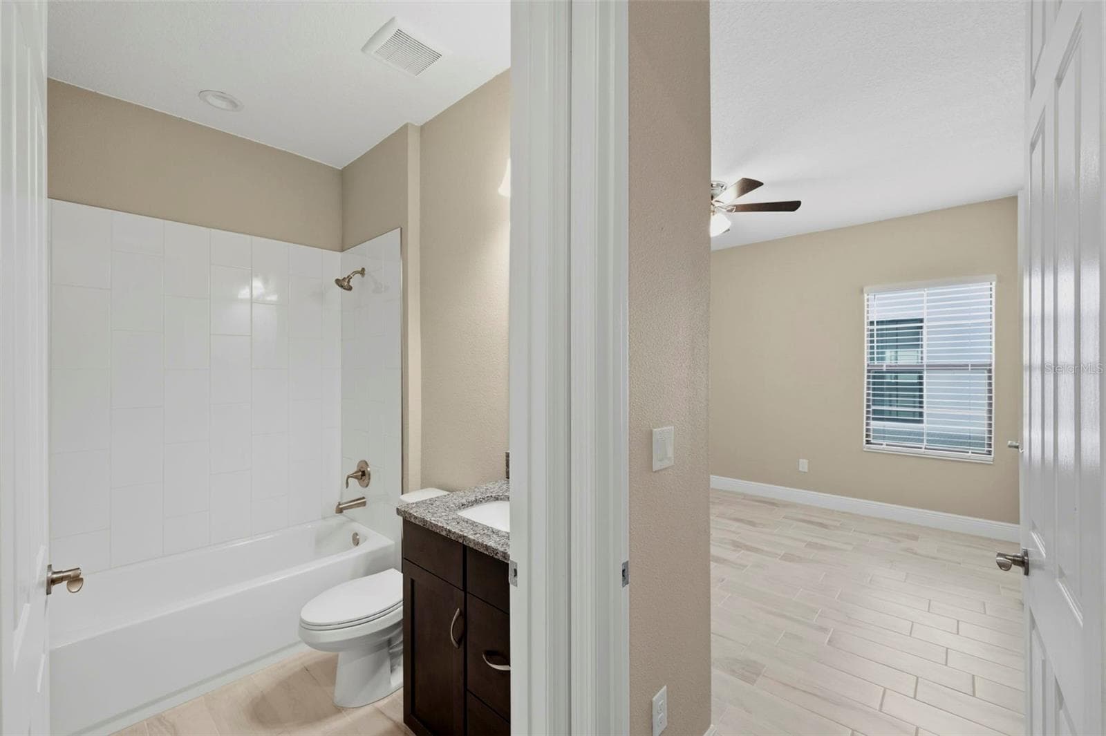 Single Family Residence at 14519 WOODLAND SPUR DR, LITHIA, photo 18 of 54