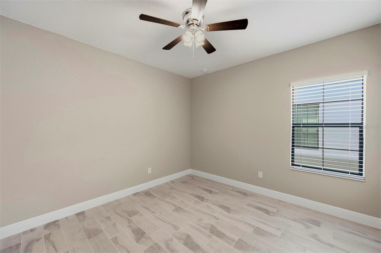 Single Family Residence at 14519 WOODLAND SPUR DR, LITHIA, photo 20 of 54
