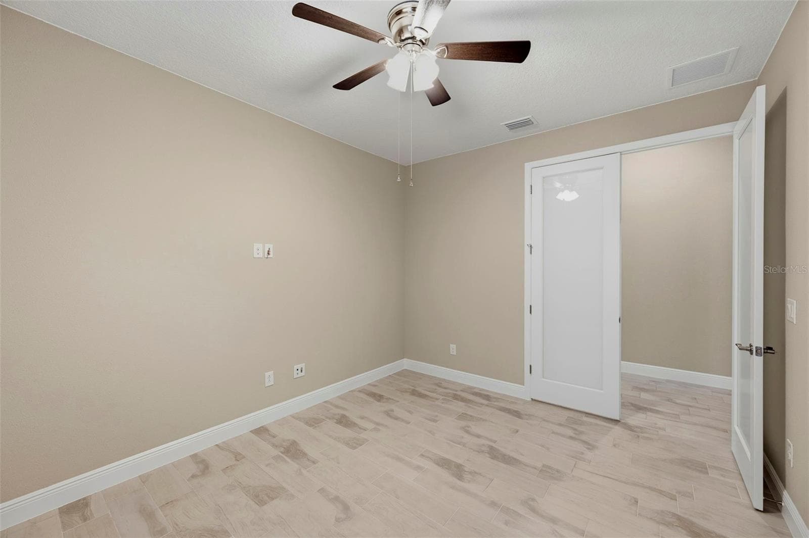 Single Family Residence at 14519 WOODLAND SPUR DR, LITHIA, photo 23 of 54