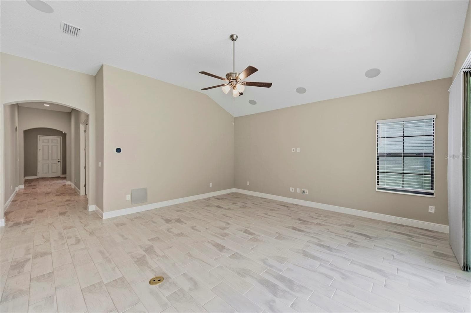 Single Family Residence at 14519 WOODLAND SPUR DR, LITHIA, photo 26 of 54