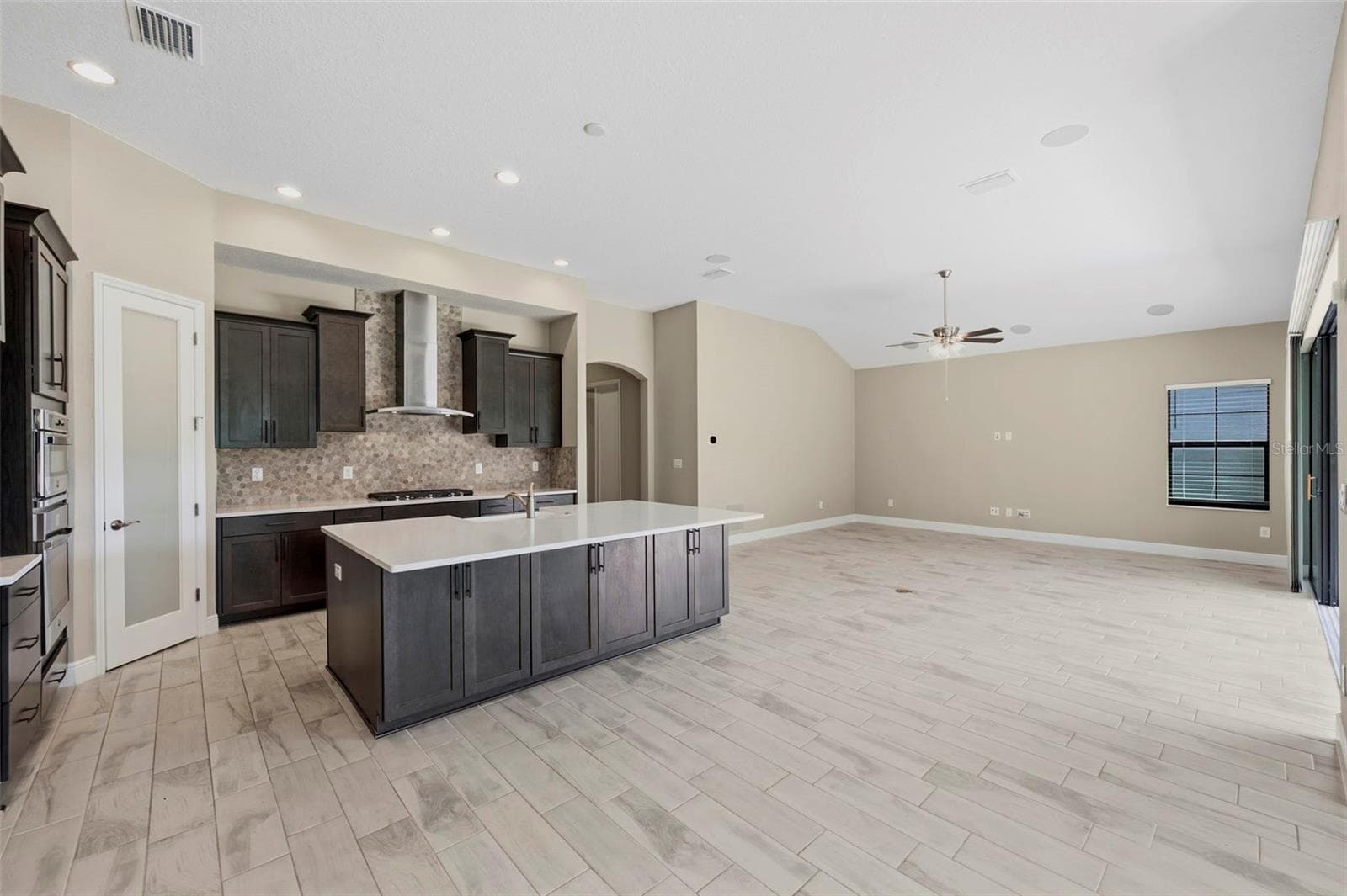 Single Family Residence at 14519 WOODLAND SPUR DR, LITHIA, photo 30 of 54