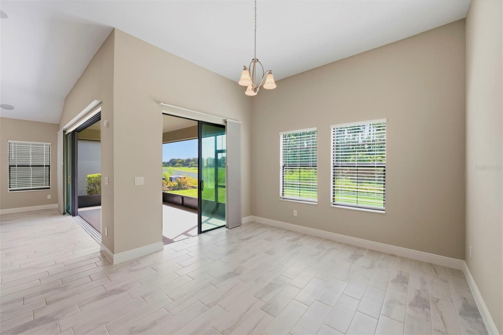 Single Family Residence at 14519 WOODLAND SPUR DR, LITHIA, photo 31 of 54