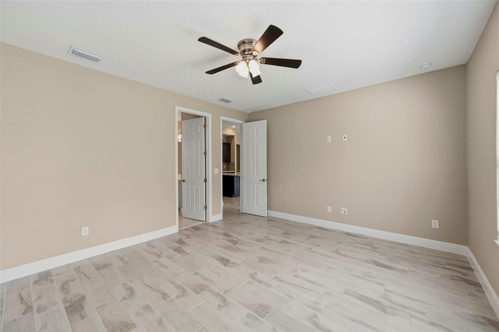 Single Family Residence at 14519 WOODLAND SPUR DR, LITHIA, photo 32 of 54