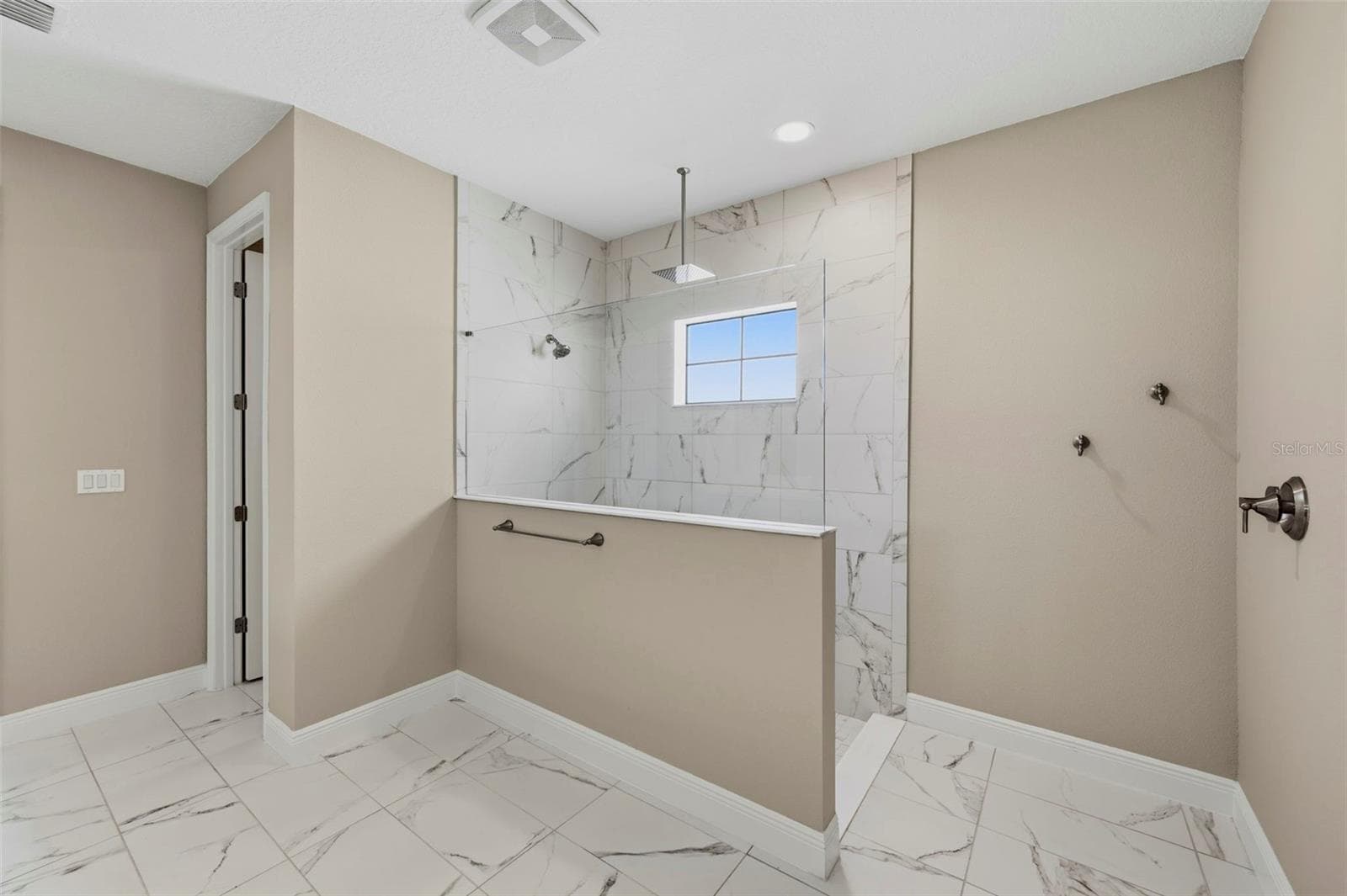 Single Family Residence at 14519 WOODLAND SPUR DR, LITHIA, photo 35 of 54