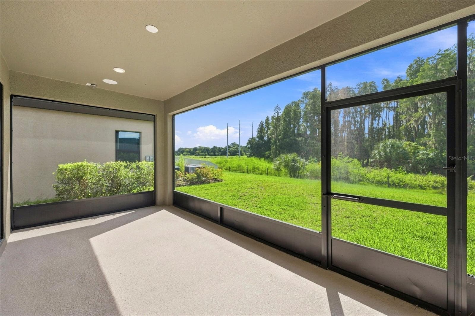 Single Family Residence at 14519 WOODLAND SPUR DR, LITHIA, photo 42 of 54
