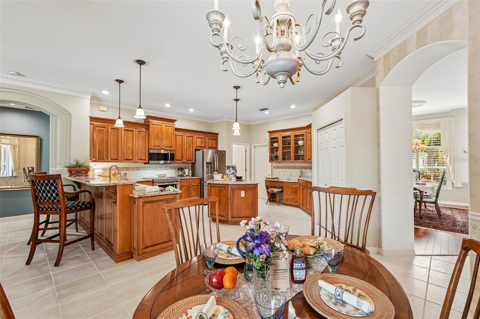 Open kitchen - 403 LANSBROOK DR, VENICE