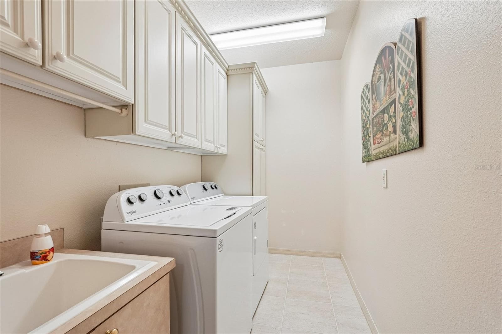 Large Laundry Room - 403 LANSBROOK DR, VENICE