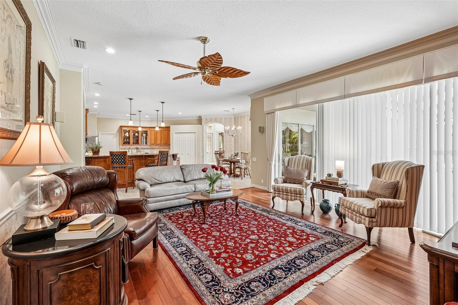 Wonderful open floor plan - 403 LANSBROOK DR, VENICE