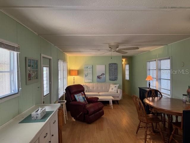 Living and Dining Area - 251 SOUTHWINDS DR, SARASOTA