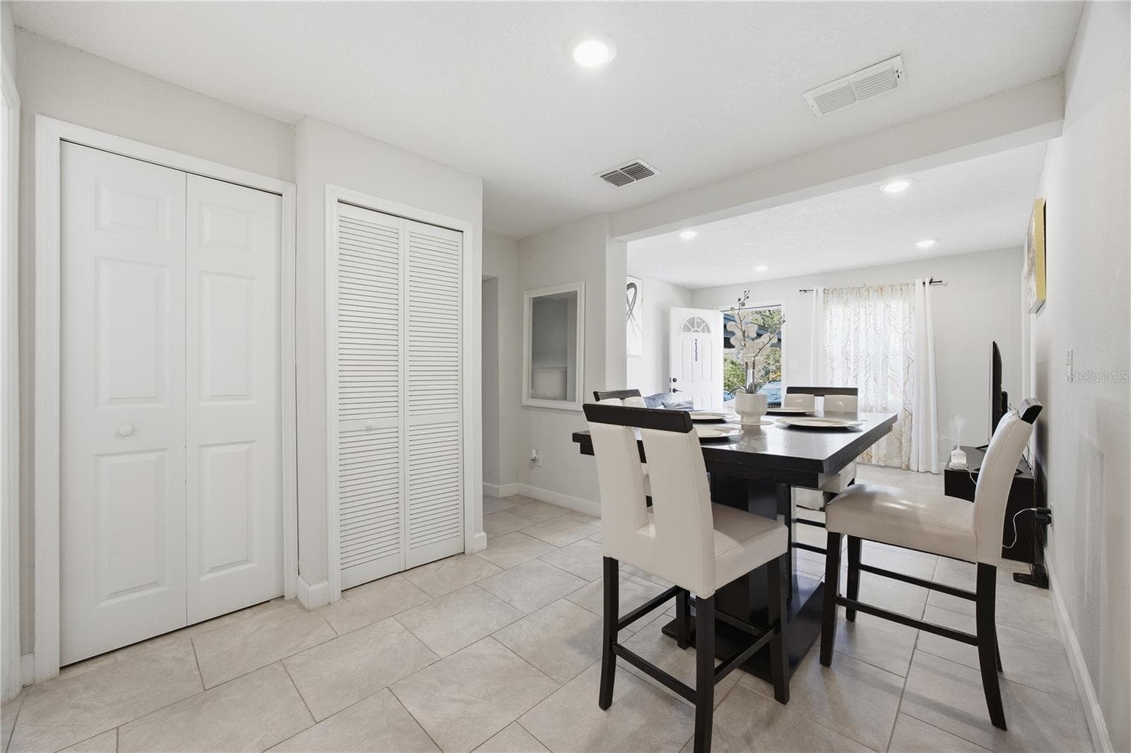 Single Family Residence at 2350 VALLEY DR, APOPKA, photo 4 of 15