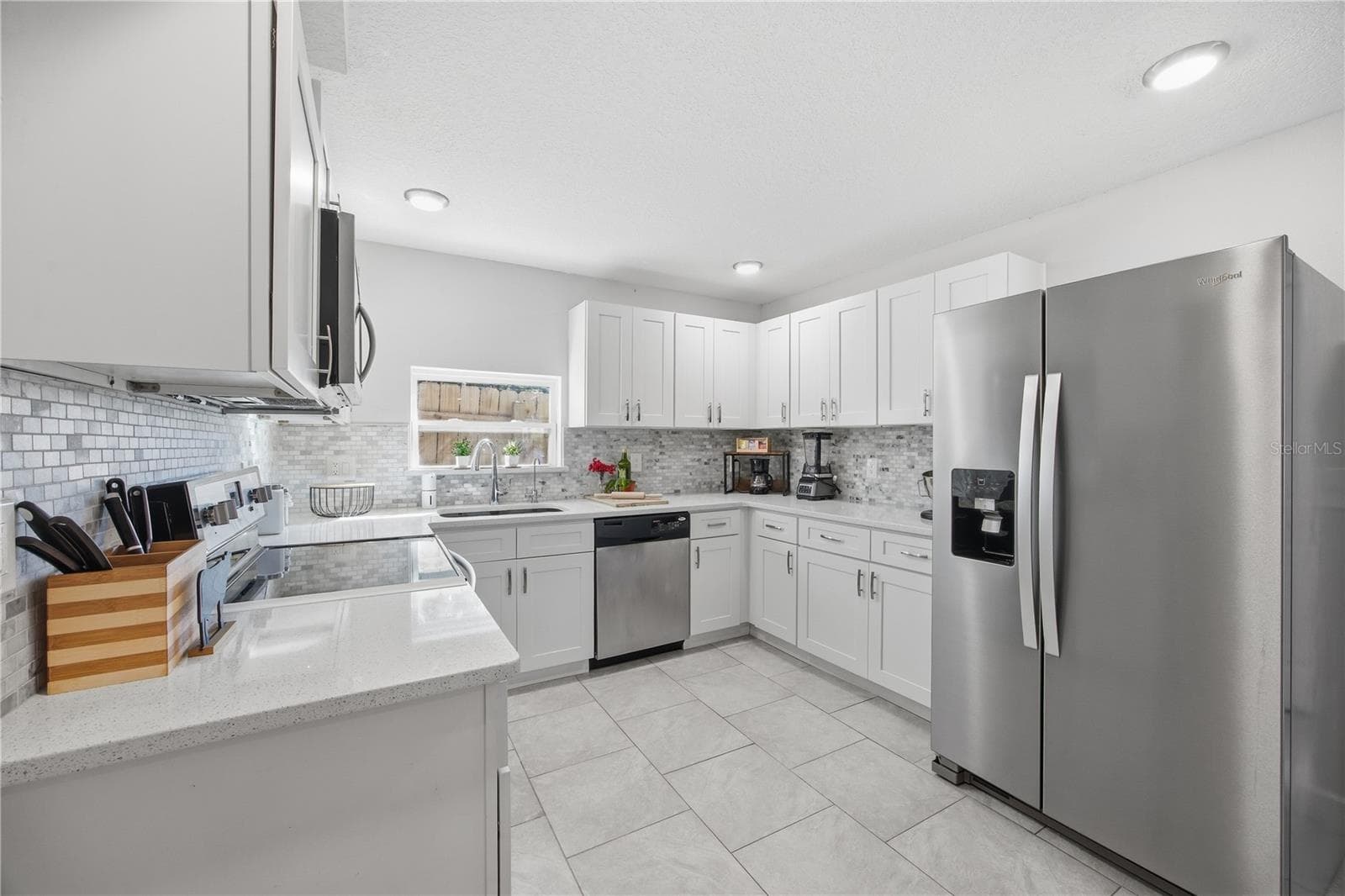 Single Family Residence at 2350 VALLEY DR, APOPKA, photo 6 of 15