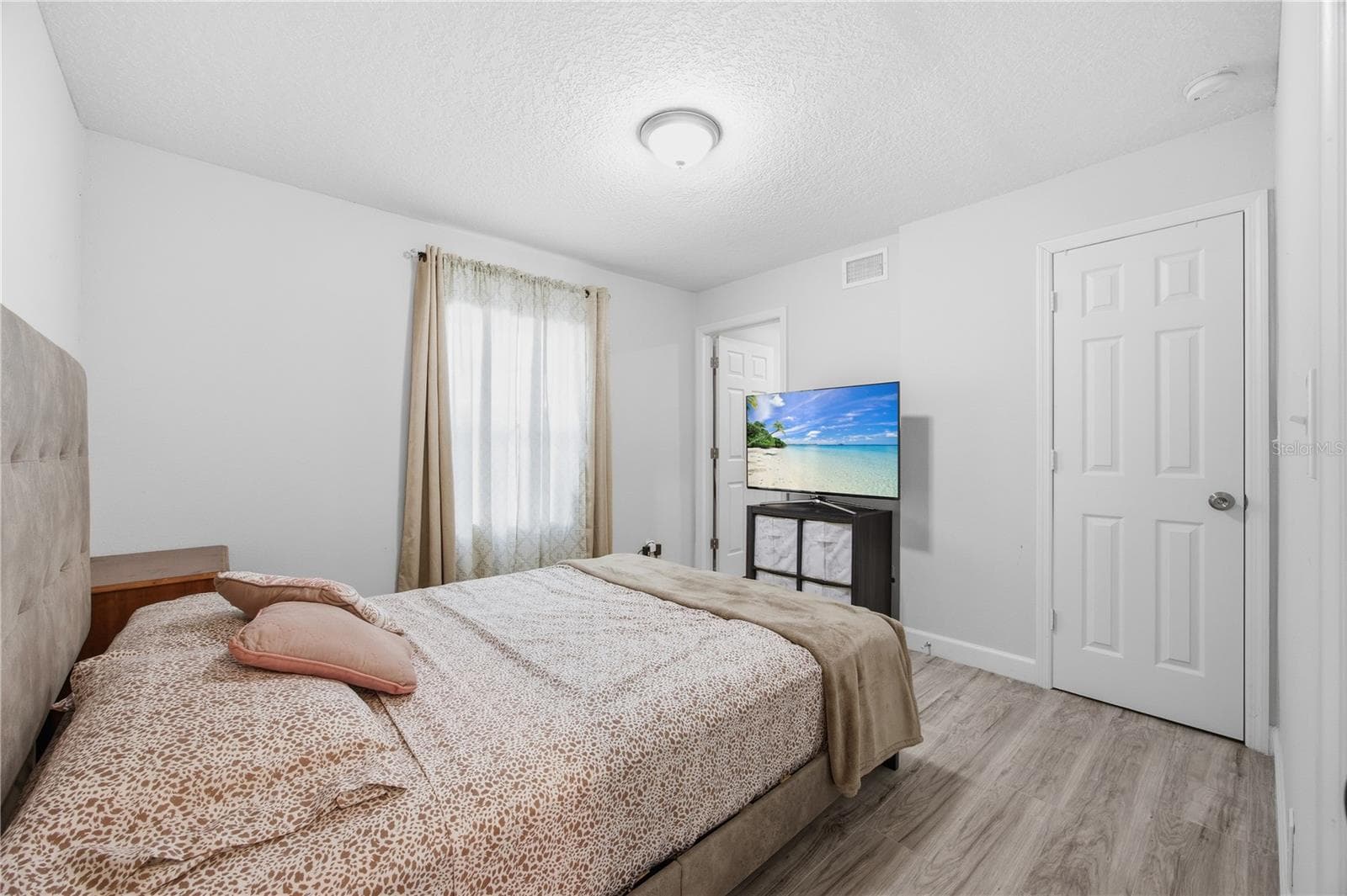Single Family Residence at 2350 VALLEY DR, APOPKA, photo 9 of 15