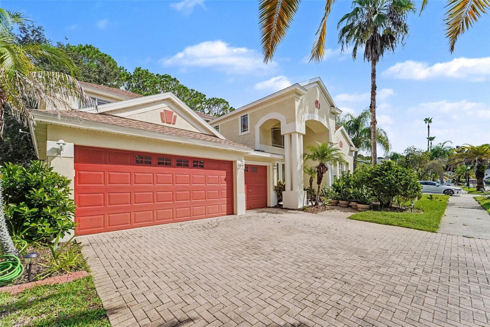 Single Family Residence at 10409 CANARY ISLE DR, TAMPA, photo 3 of 23