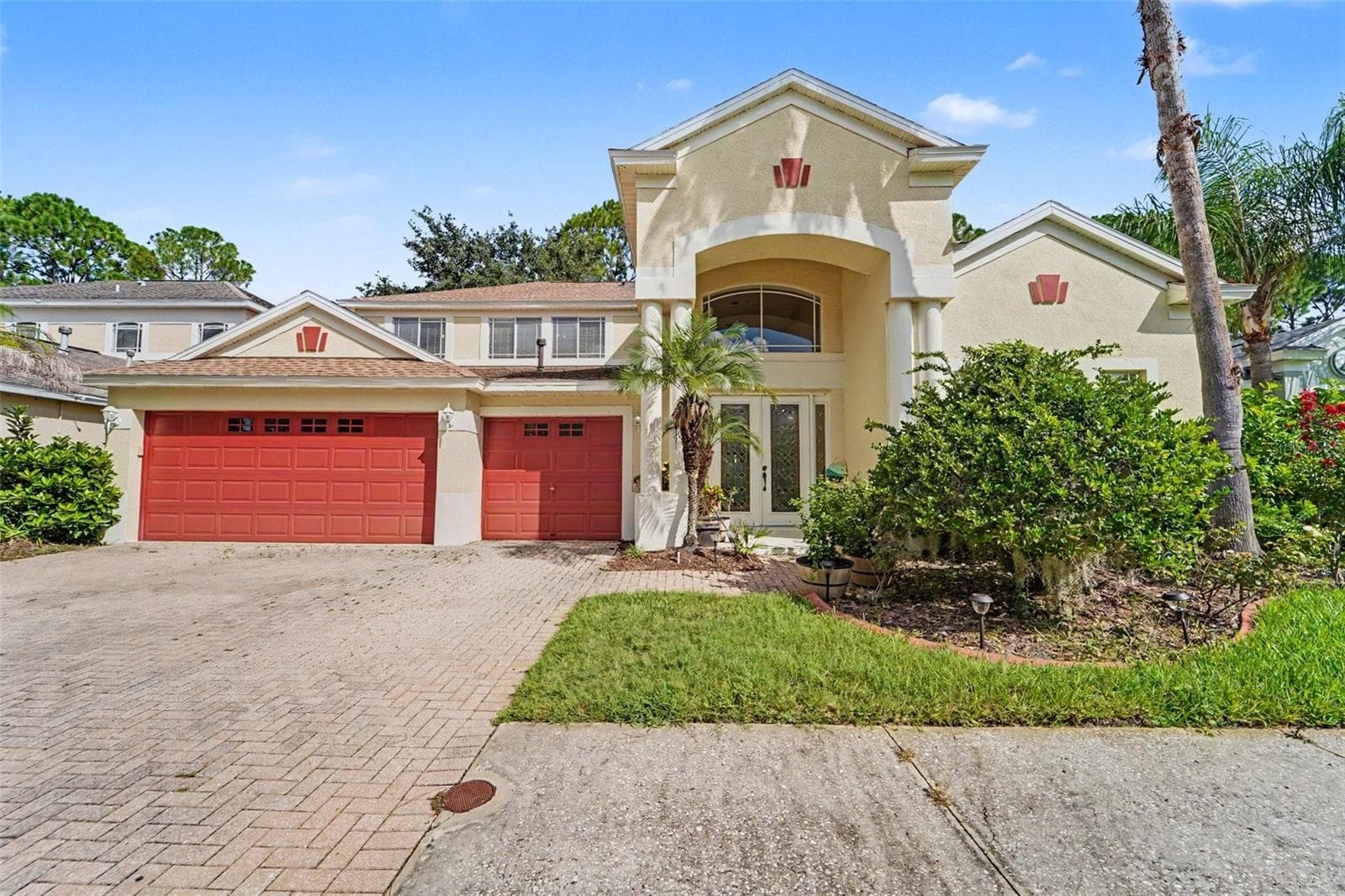 Single Family Residence at 10409 CANARY ISLE DR, TAMPA, photo 2 of 23
