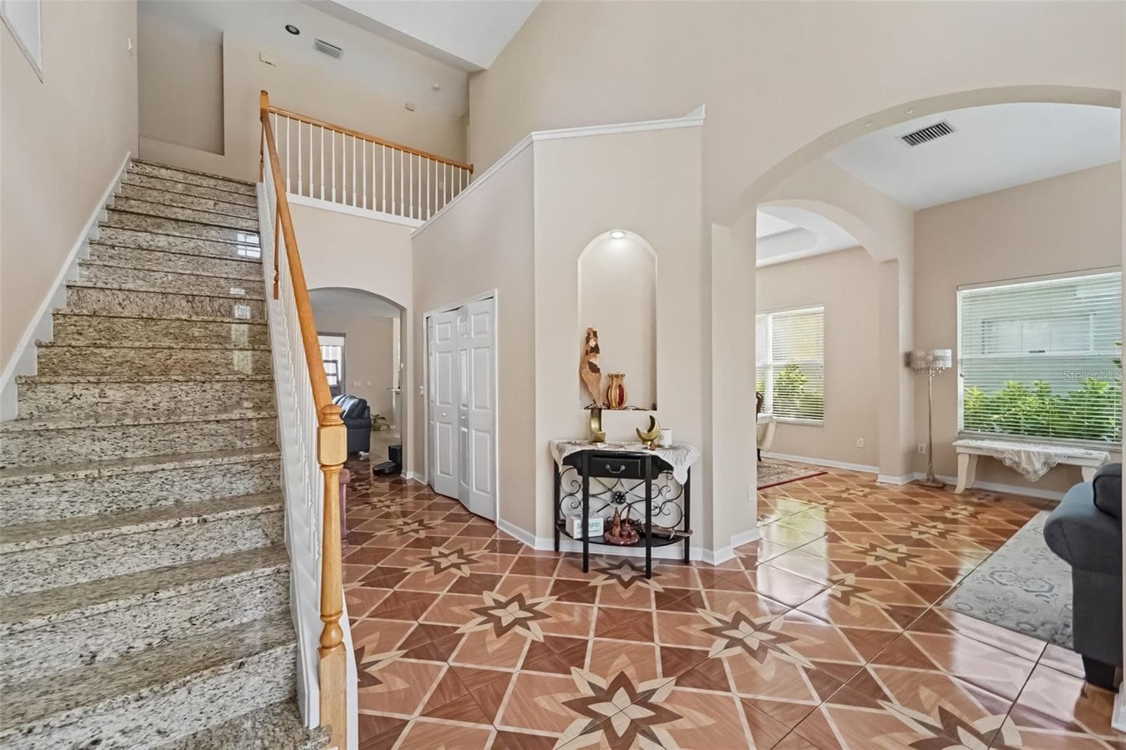 Single Family Residence at 10409 CANARY ISLE DR, TAMPA, photo 5 of 23