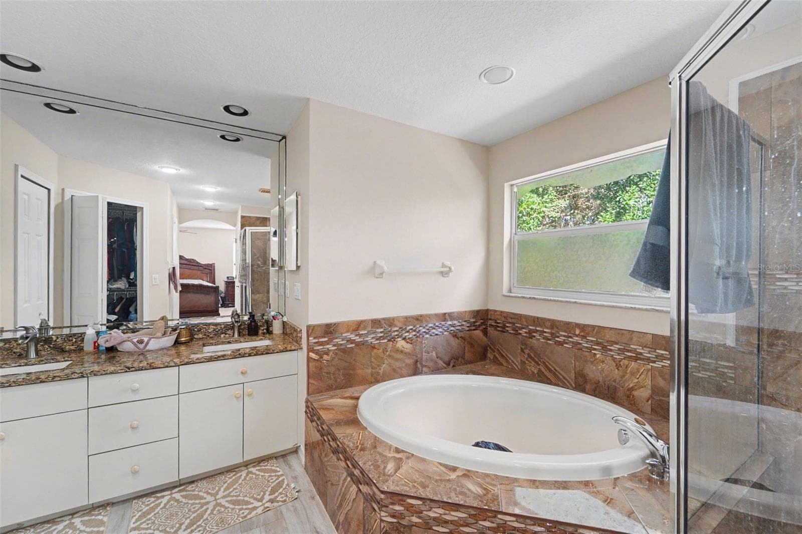 Single Family Residence at 10409 CANARY ISLE DR, TAMPA, photo 13 of 23