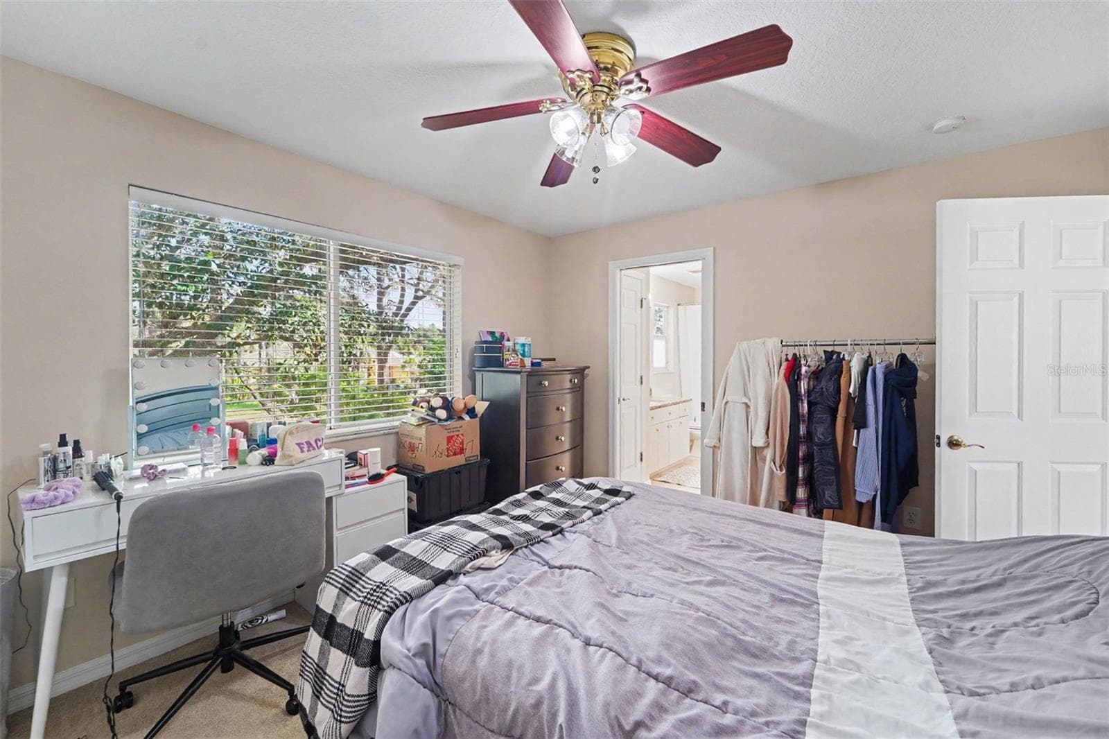 Single Family Residence at 10409 CANARY ISLE DR, TAMPA, photo 14 of 23