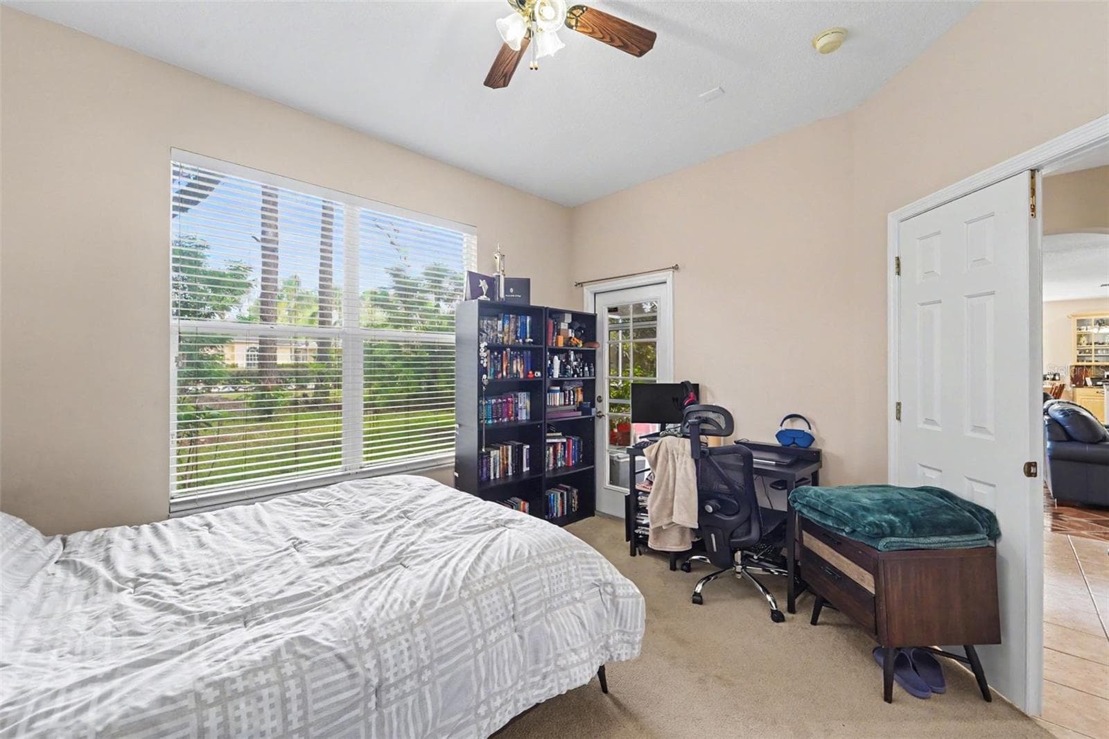 Single Family Residence at 10409 CANARY ISLE DR, TAMPA, photo 18 of 23