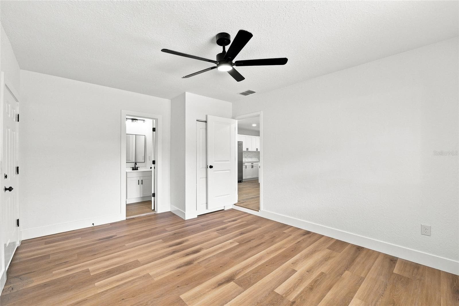 Single Family Residence at 1916 MARVY AVE, TAMPA, photo 16 of 34