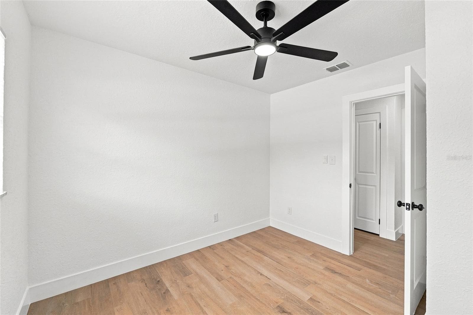 Single Family Residence at 1916 MARVY AVE, TAMPA, photo 19 of 34