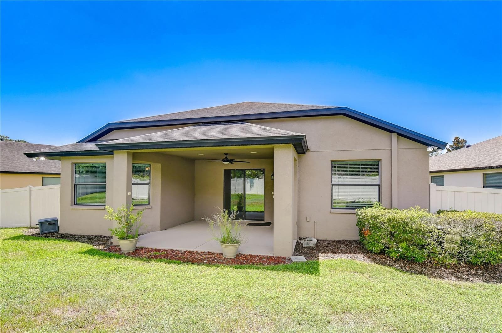 Exterior paint refreshed in 2024 - 826 VINO VERDE CIR, BRANDON