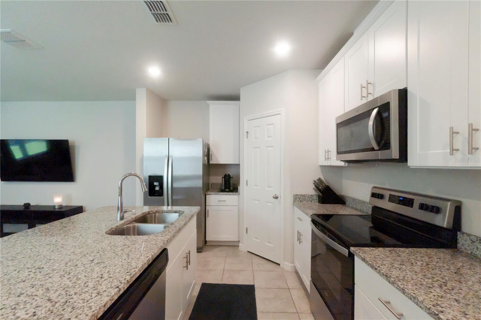 Townhouse at 1610 GRAND RUE DR, CASSELBERRY, photo 5 of 35