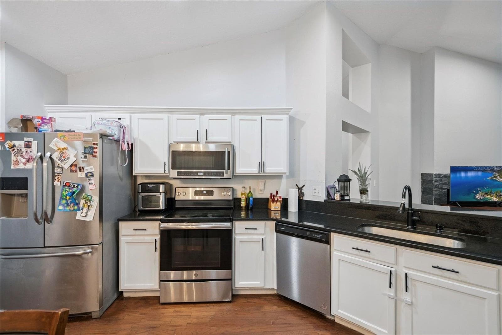 Single Family Residence at 806 OAK FOREST CT, DELAND, photo 12 of 31