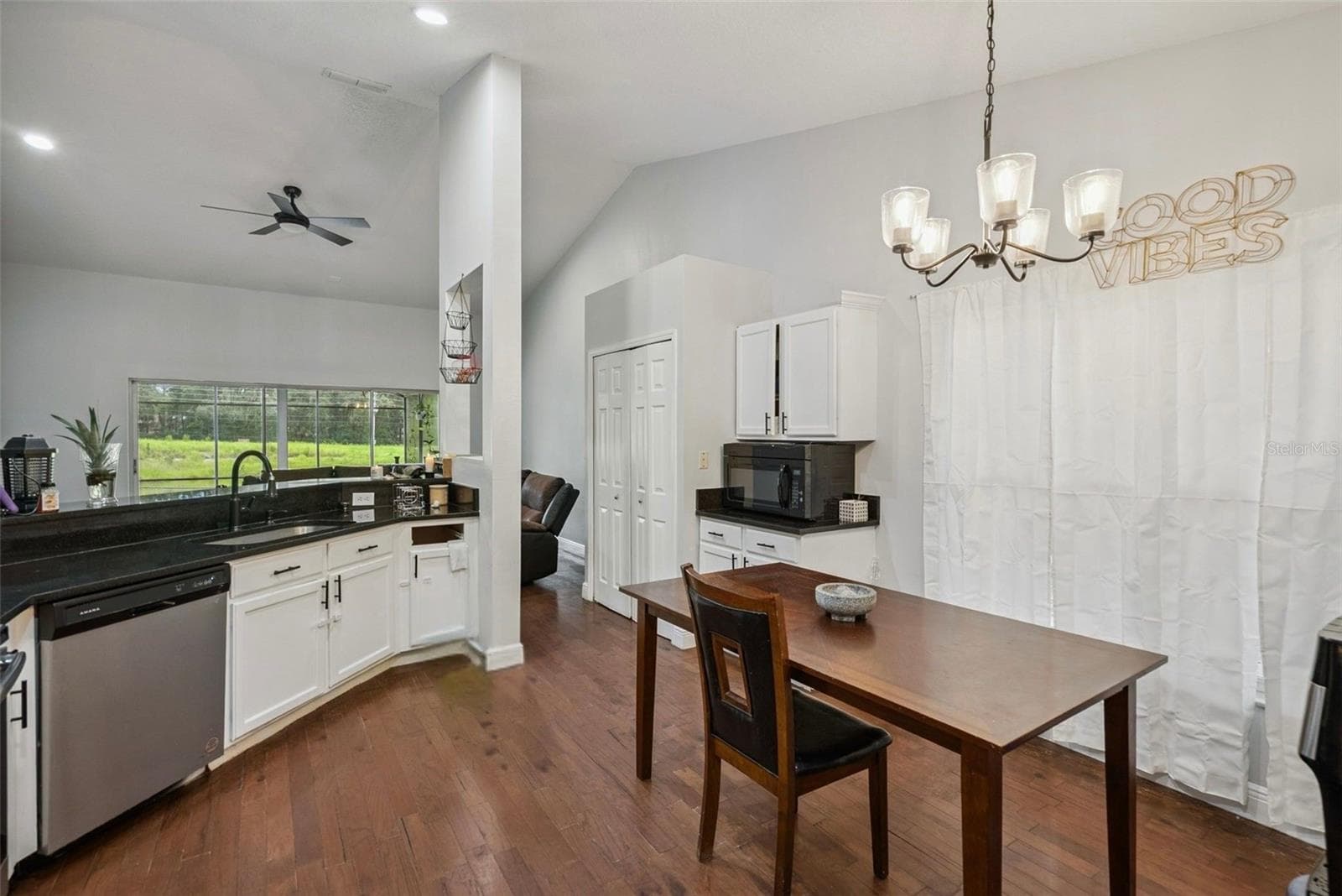 Single Family Residence at 806 OAK FOREST CT, DELAND, photo 13 of 31