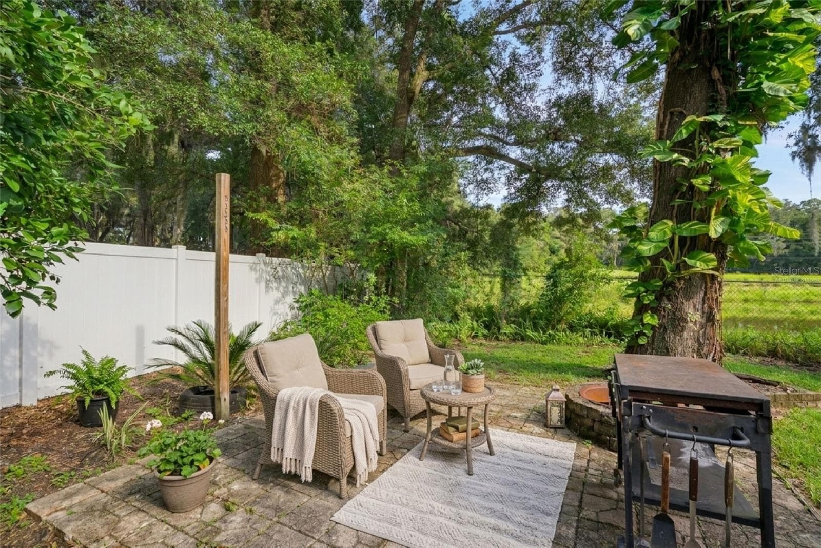 virtually staged - 806 OAK FOREST CT, DELAND
