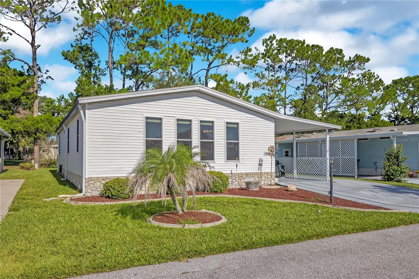Manufactured Home at 130 JOANNE DR, DAVENPORT, photo 3 of 41