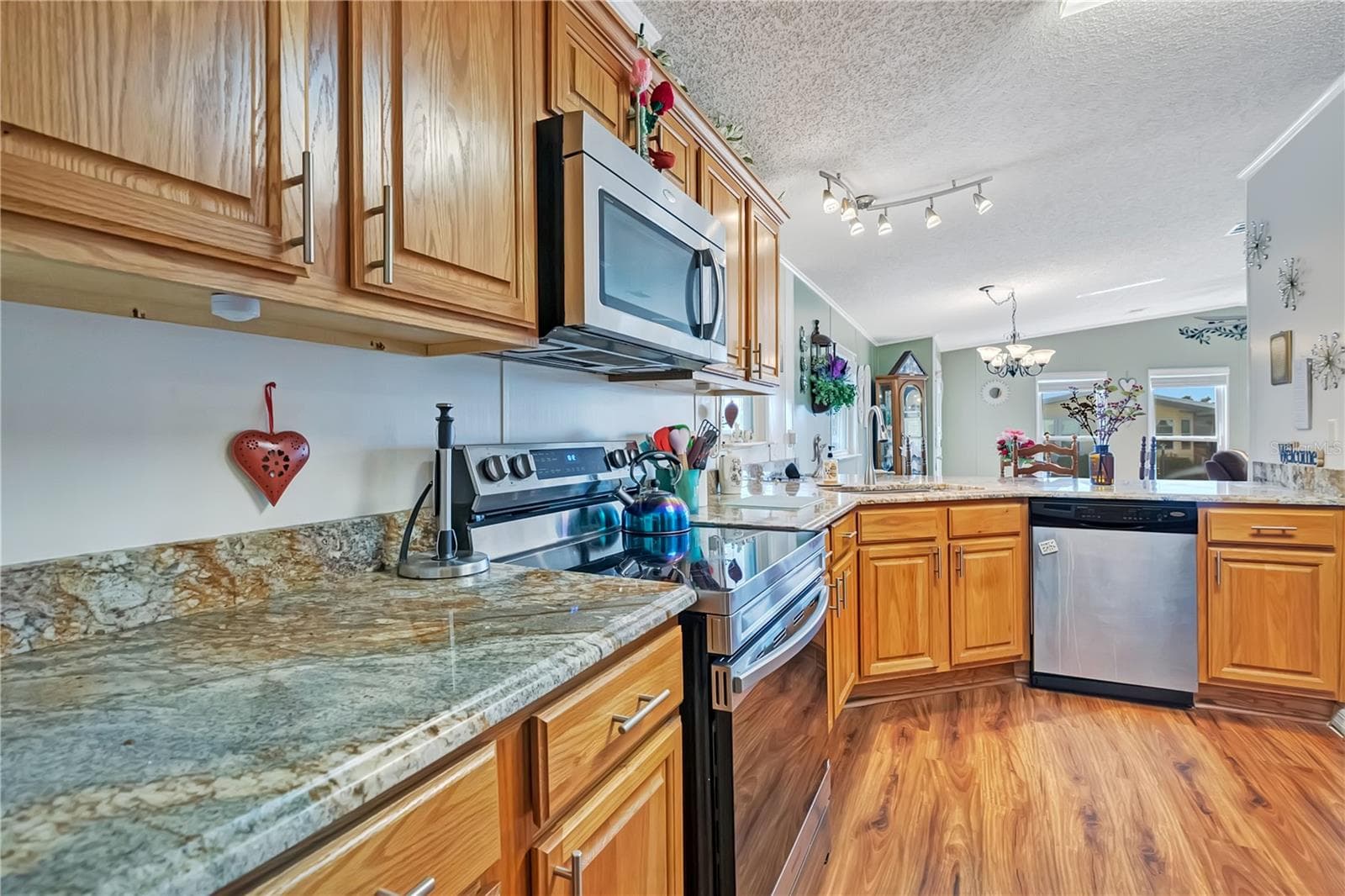 Manufactured Home at 130 JOANNE DR, DAVENPORT, photo 13 of 41