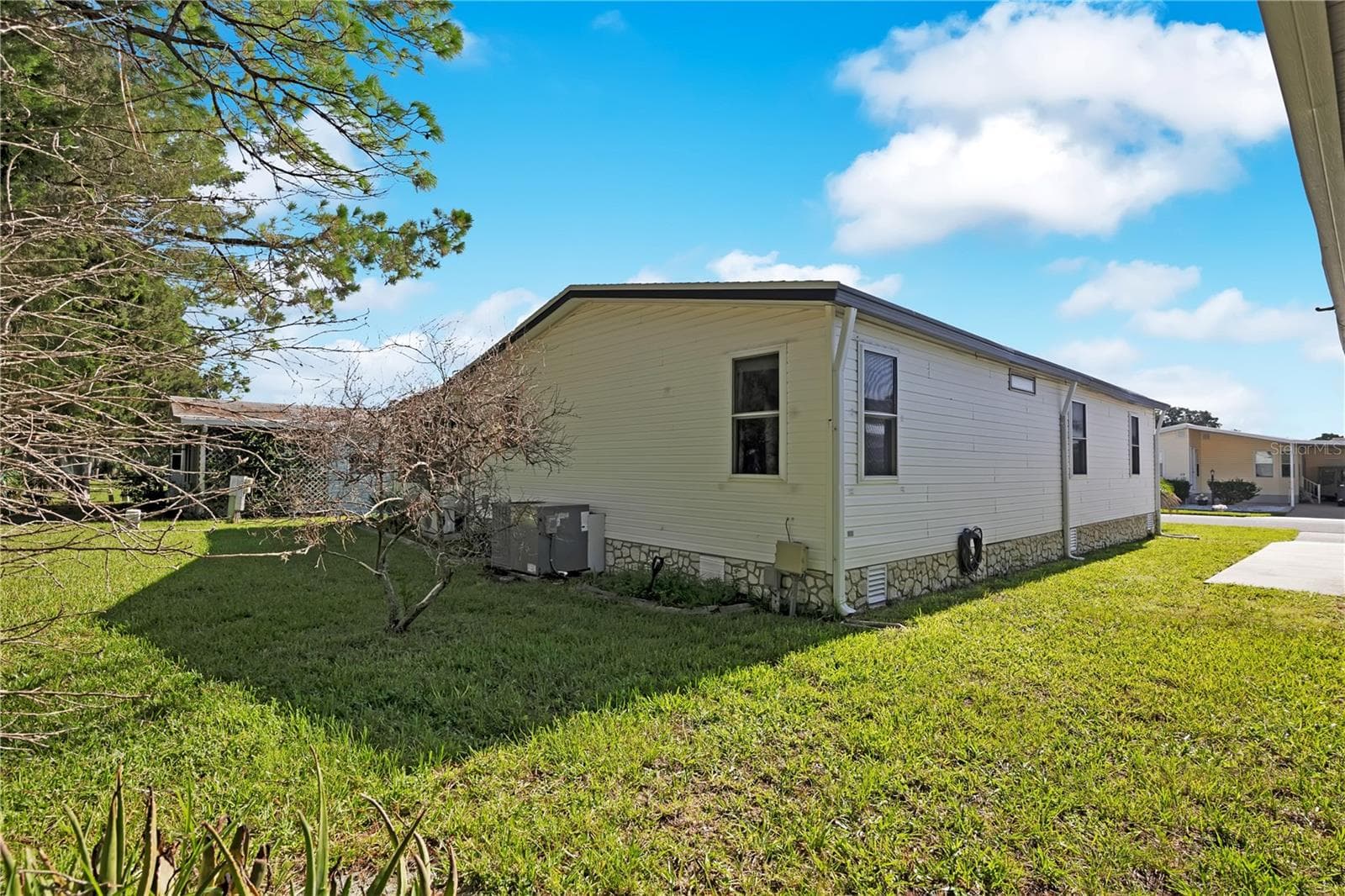 Manufactured Home at 130 JOANNE DR, DAVENPORT, photo 25 of 41