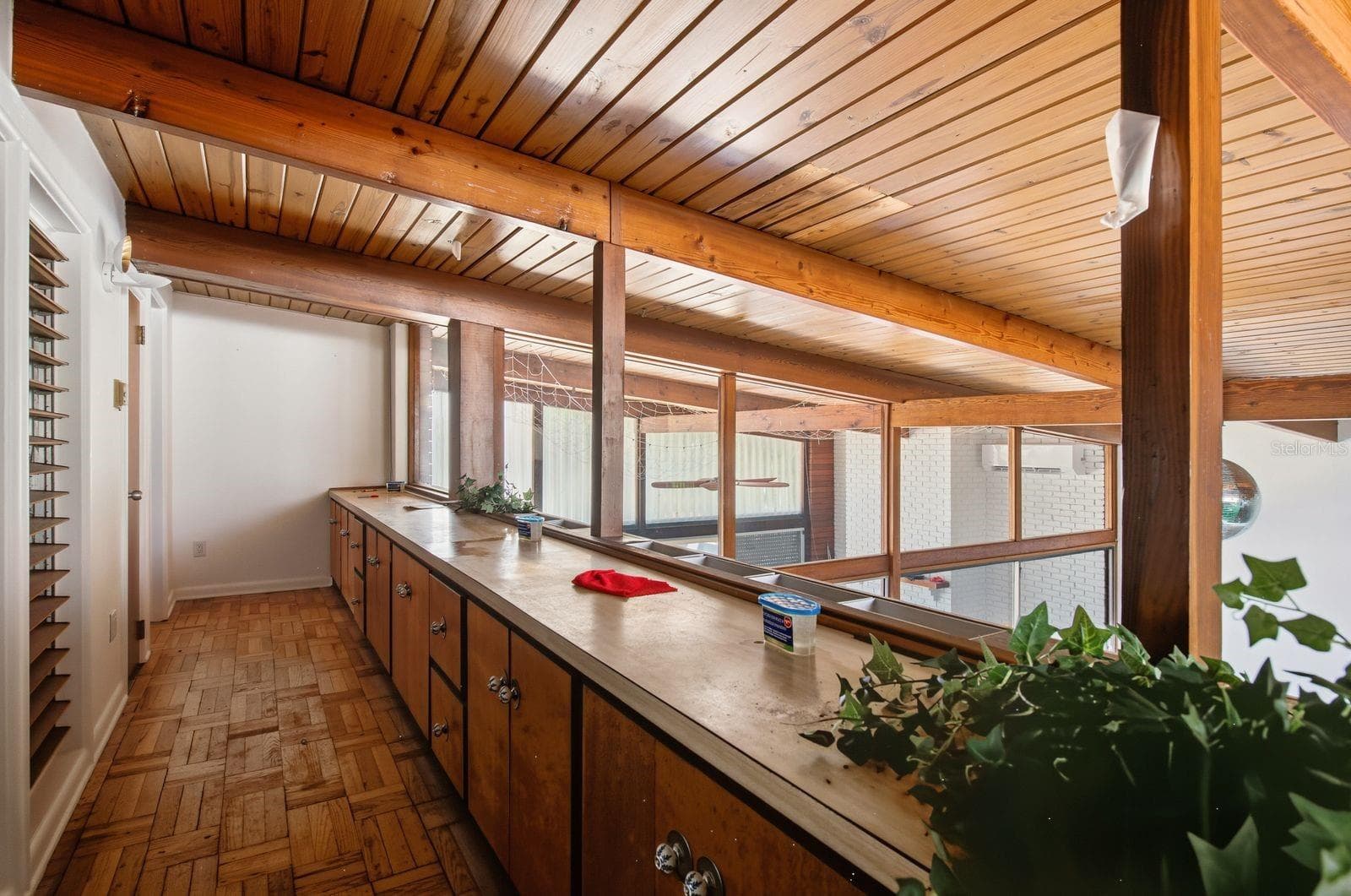 Single Family Residence at 31 DOLPHIN DR, TREASURE ISLAND, photo 10 of 39