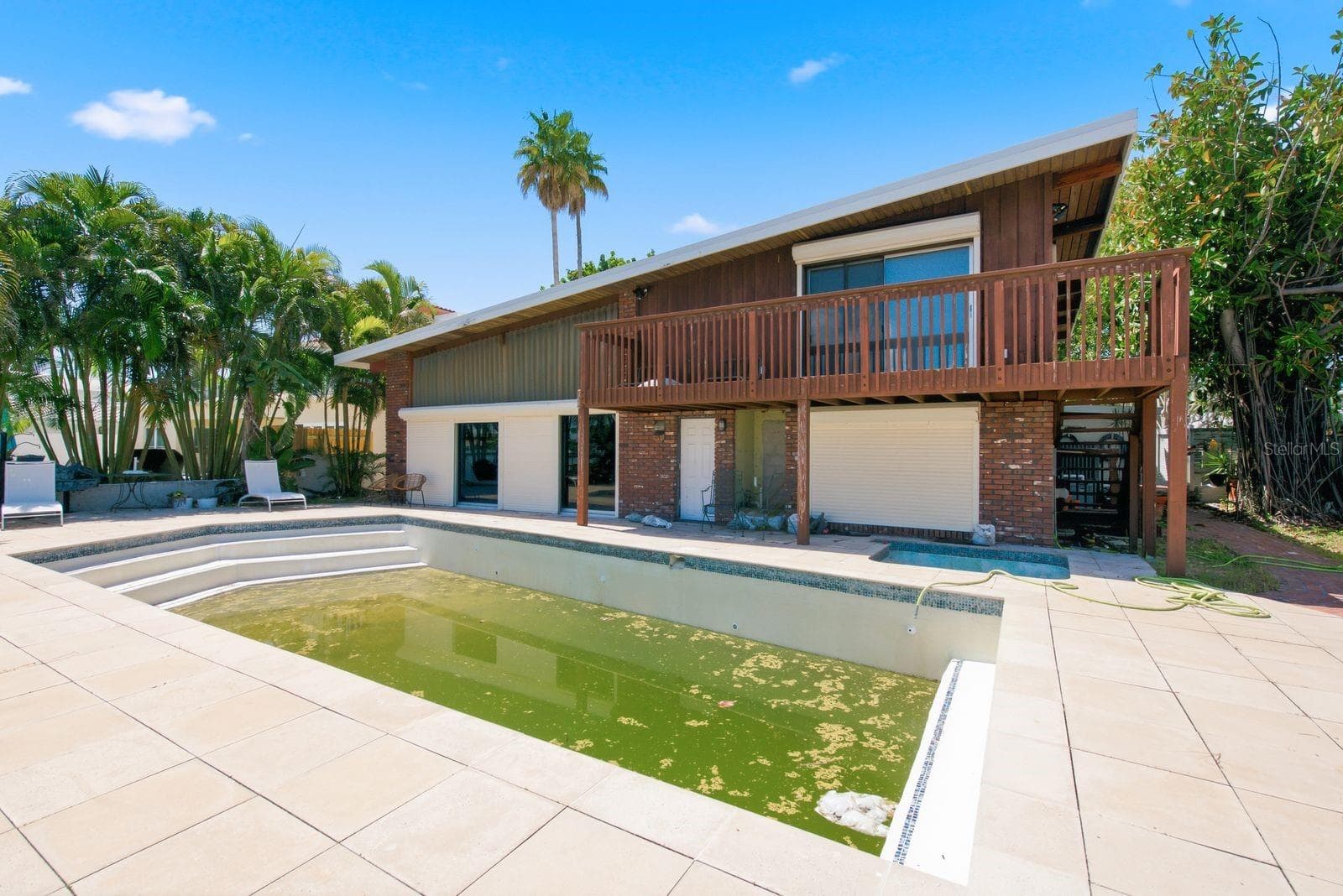 Single Family Residence at 31 DOLPHIN DR, TREASURE ISLAND, photo 25 of 39
