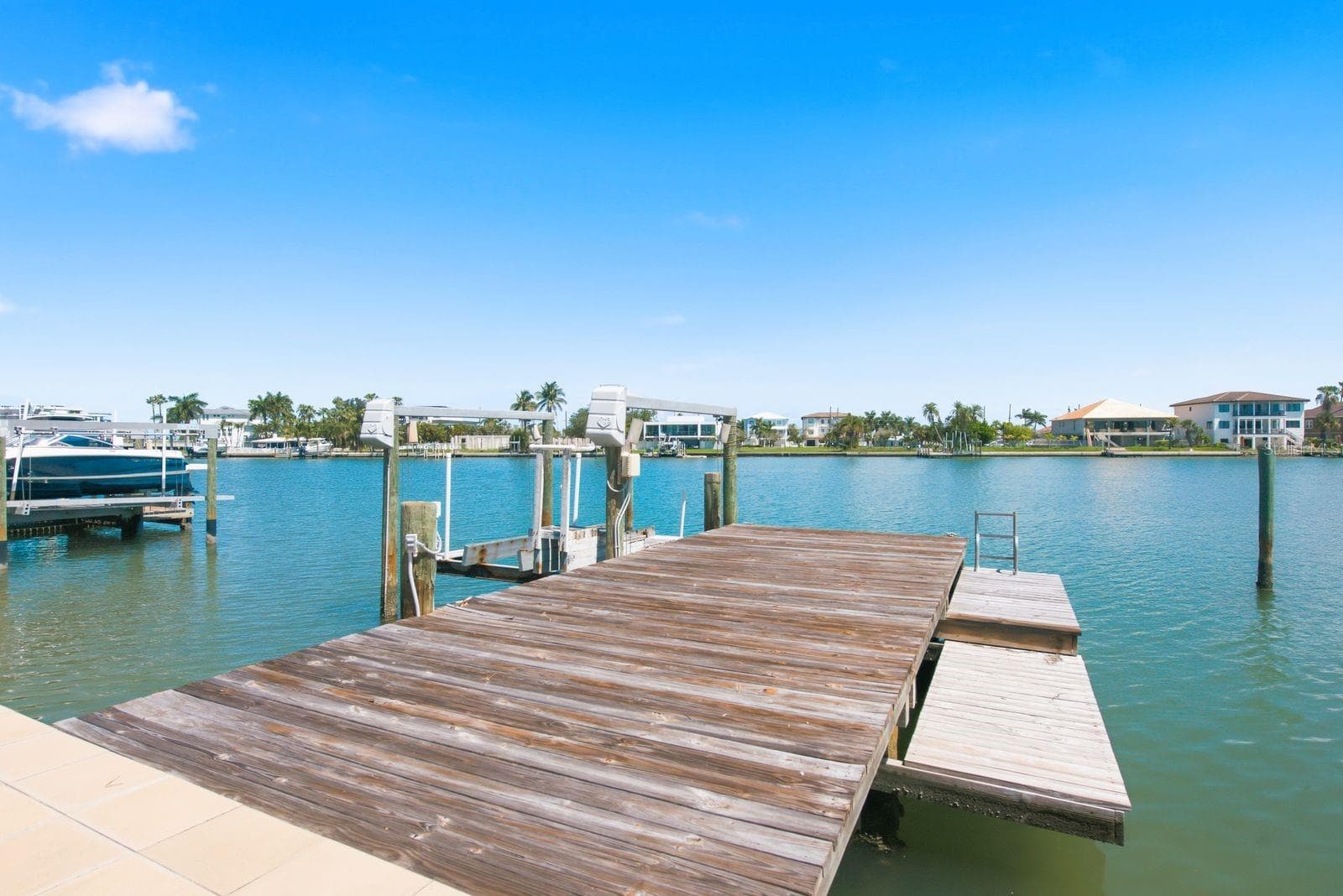 Single Family Residence at 31 DOLPHIN DR, TREASURE ISLAND, photo 27 of 39
