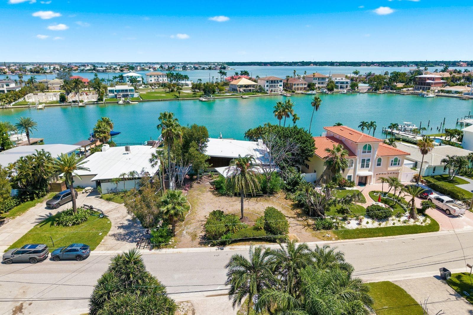 Single Family Residence at 31 DOLPHIN DR, TREASURE ISLAND, photo 30 of 39