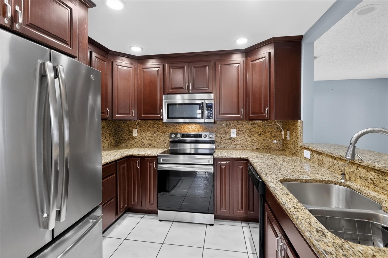 Single Family Residence at 3104 DOLE ST, HOLIDAY, photo 6 of 19